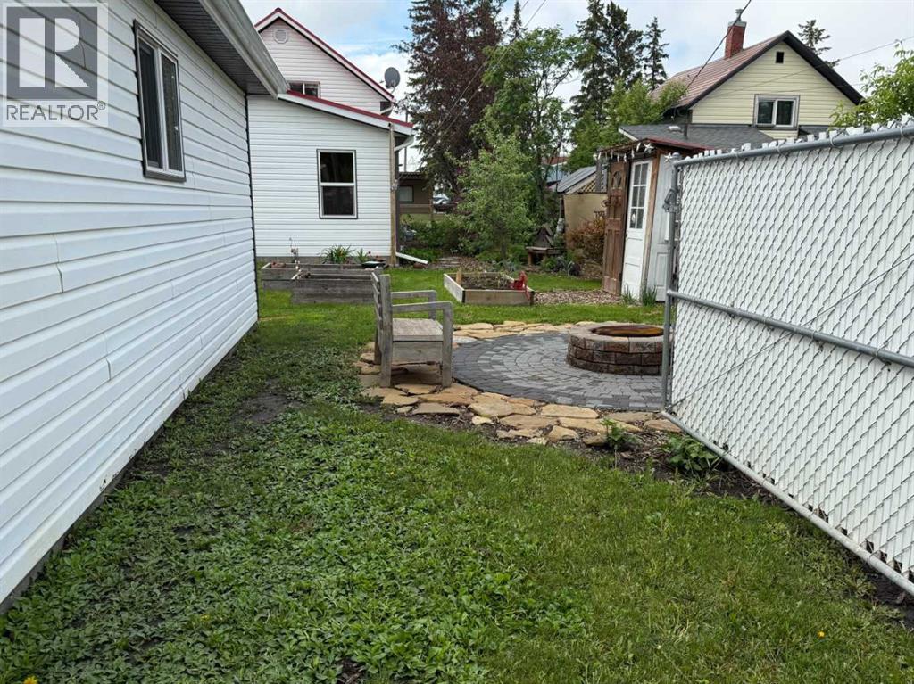 4920 51 Avenue — photo 46