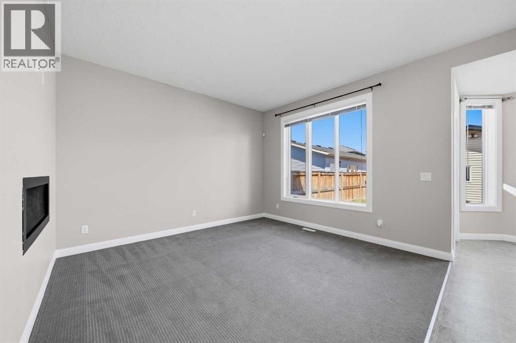 24 Evanspark Gardens NW — photo 12