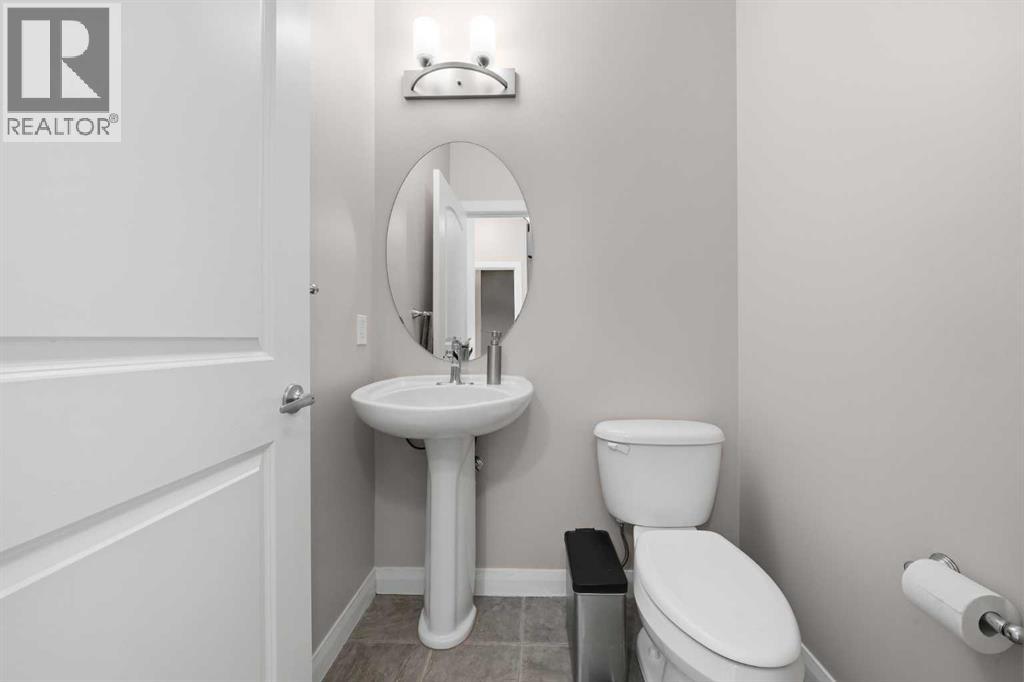 24 Evanspark Gardens NW — photo 14