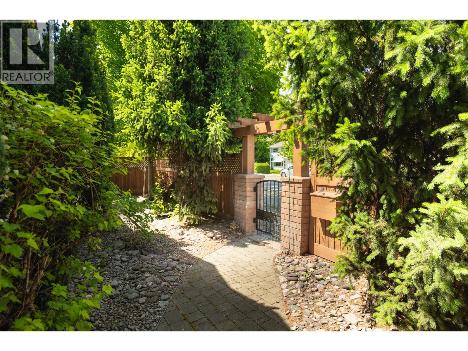 451 Cadder Avenue - 33