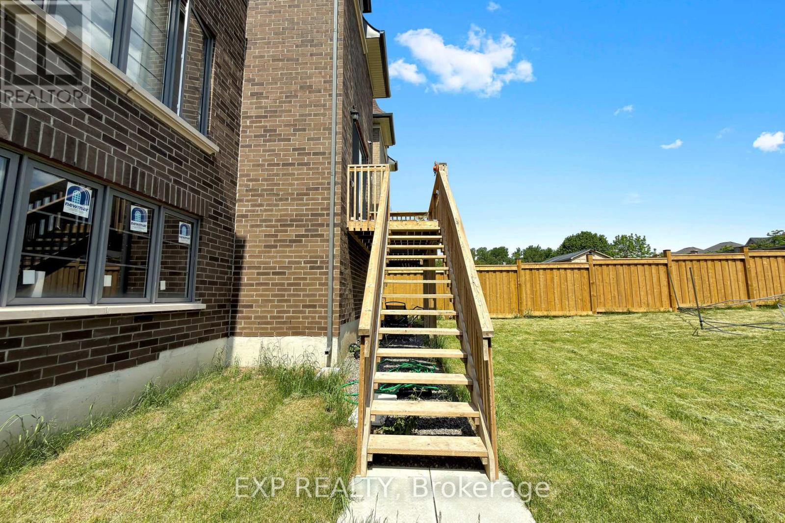 7 SWAMP SPARROW COURT - 48
