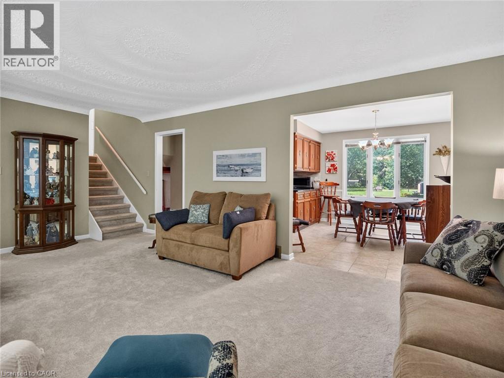 17 MONTGOMERY Road - 10