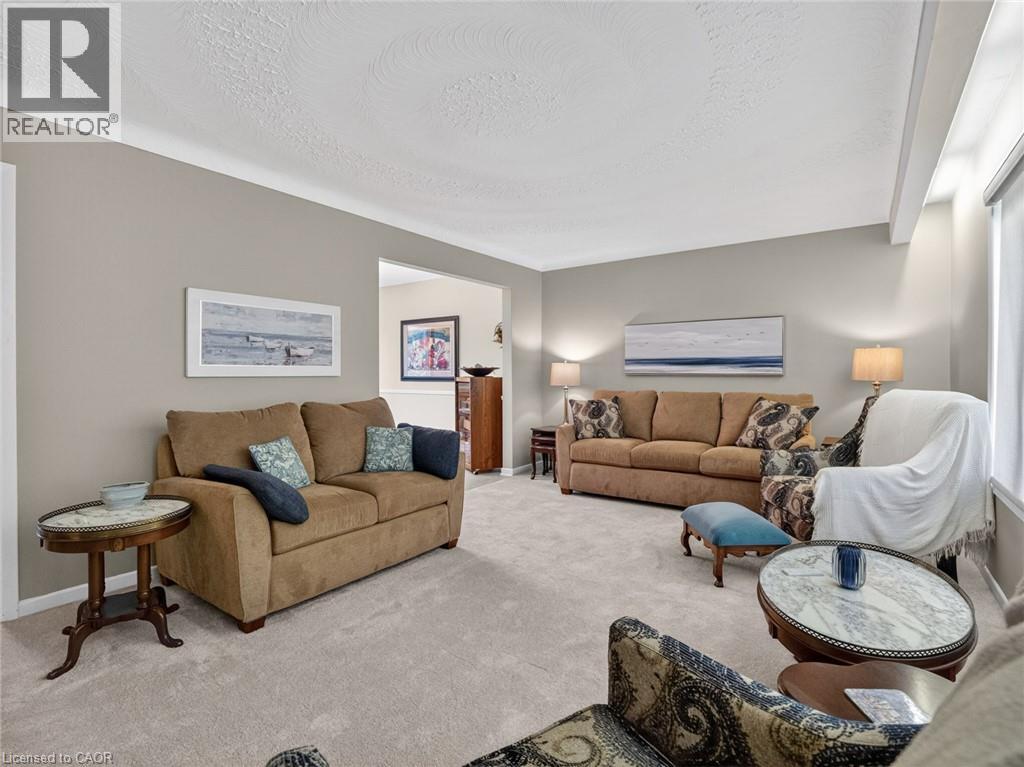 17 MONTGOMERY Road - 11