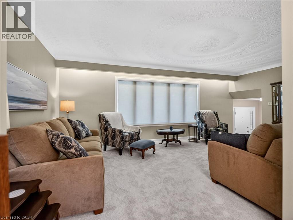17 MONTGOMERY Road - 12