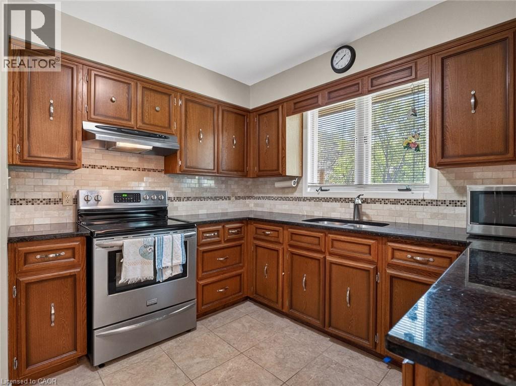 17 MONTGOMERY Road - 15