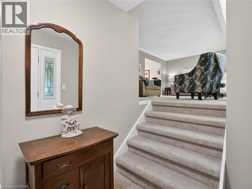 17 MONTGOMERY Road - 24