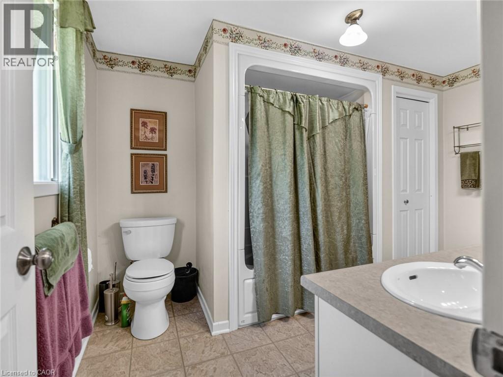 17 MONTGOMERY Road - 26