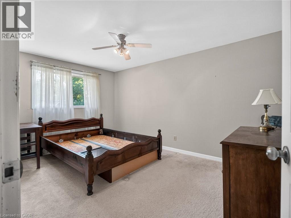 17 MONTGOMERY Road - 28