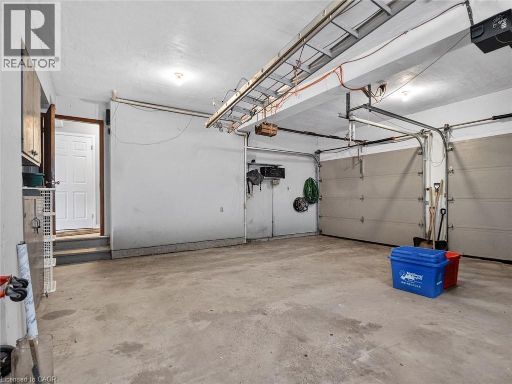 17 MONTGOMERY Road - 34