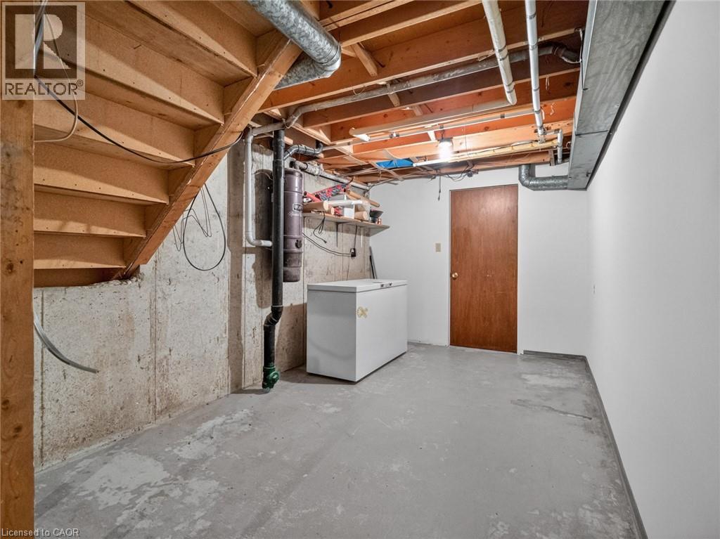 17 MONTGOMERY Road - 36