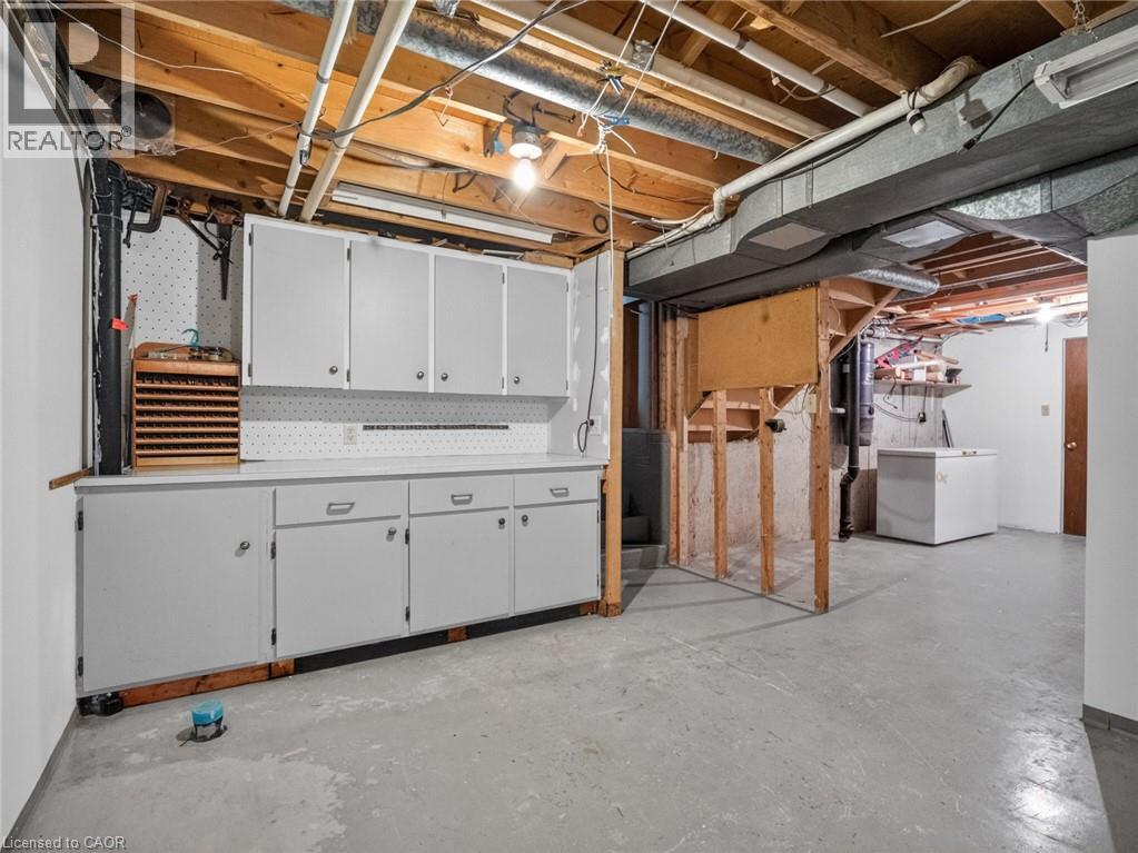 17 MONTGOMERY Road - 37