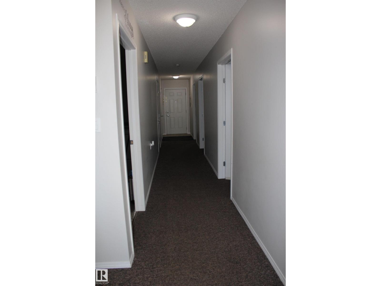 4722 60 AV — photo 11