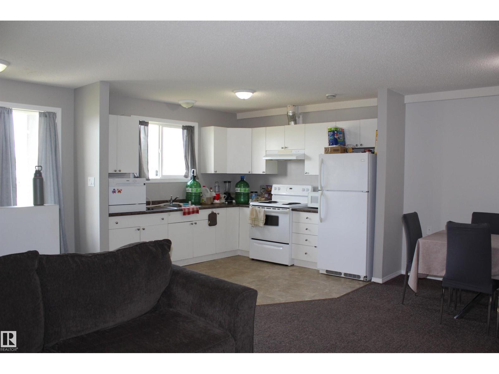 4722 60 AV - photo 2