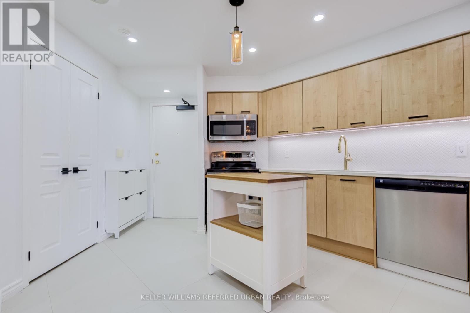 #510 55 HARRISON GARDEN BOULEVARD - Image 11