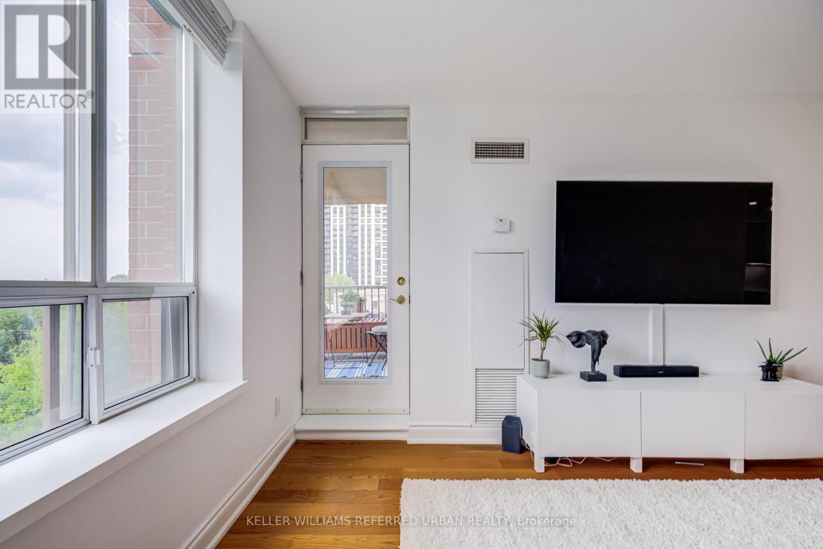 #510 55 HARRISON GARDEN BOULEVARD - Image 21