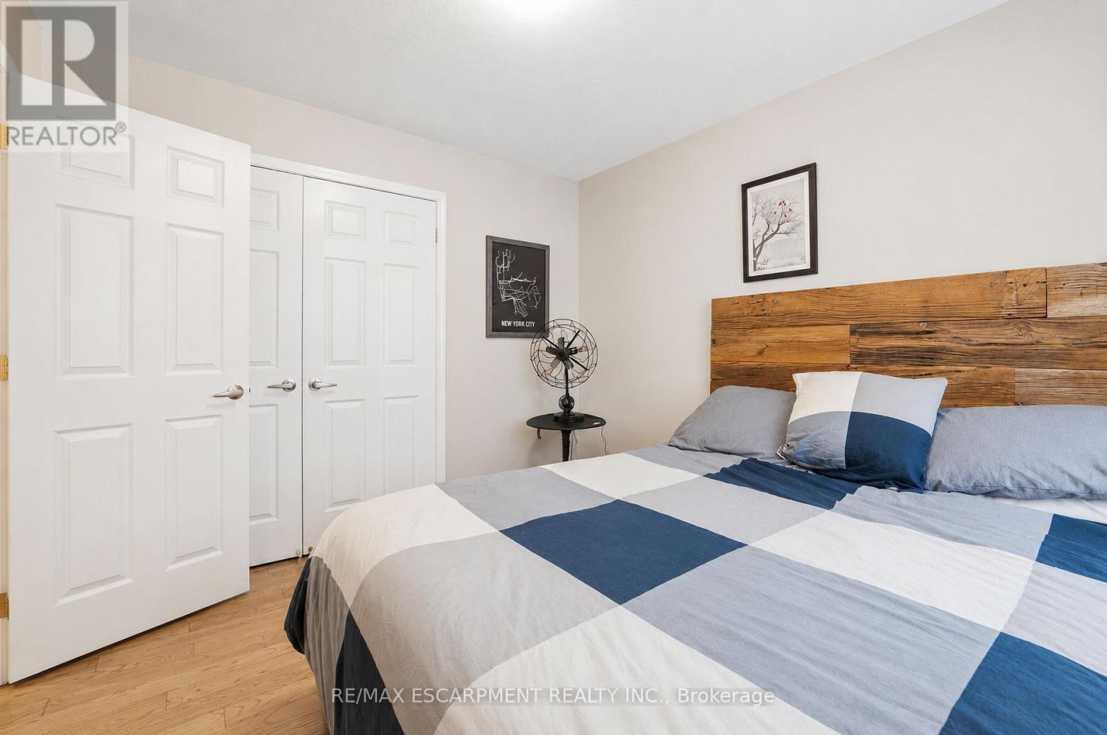44 STILLWATER CRESCENT - 17