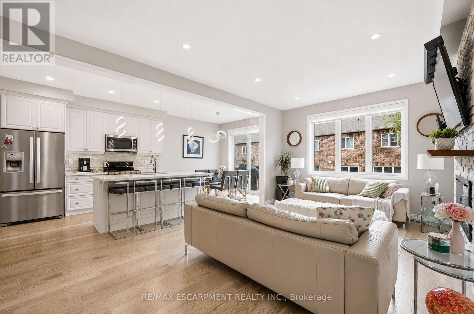 44 STILLWATER CRESCENT - 4