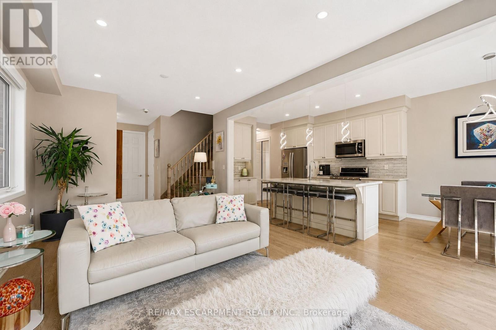 44 STILLWATER CRESCENT - 8