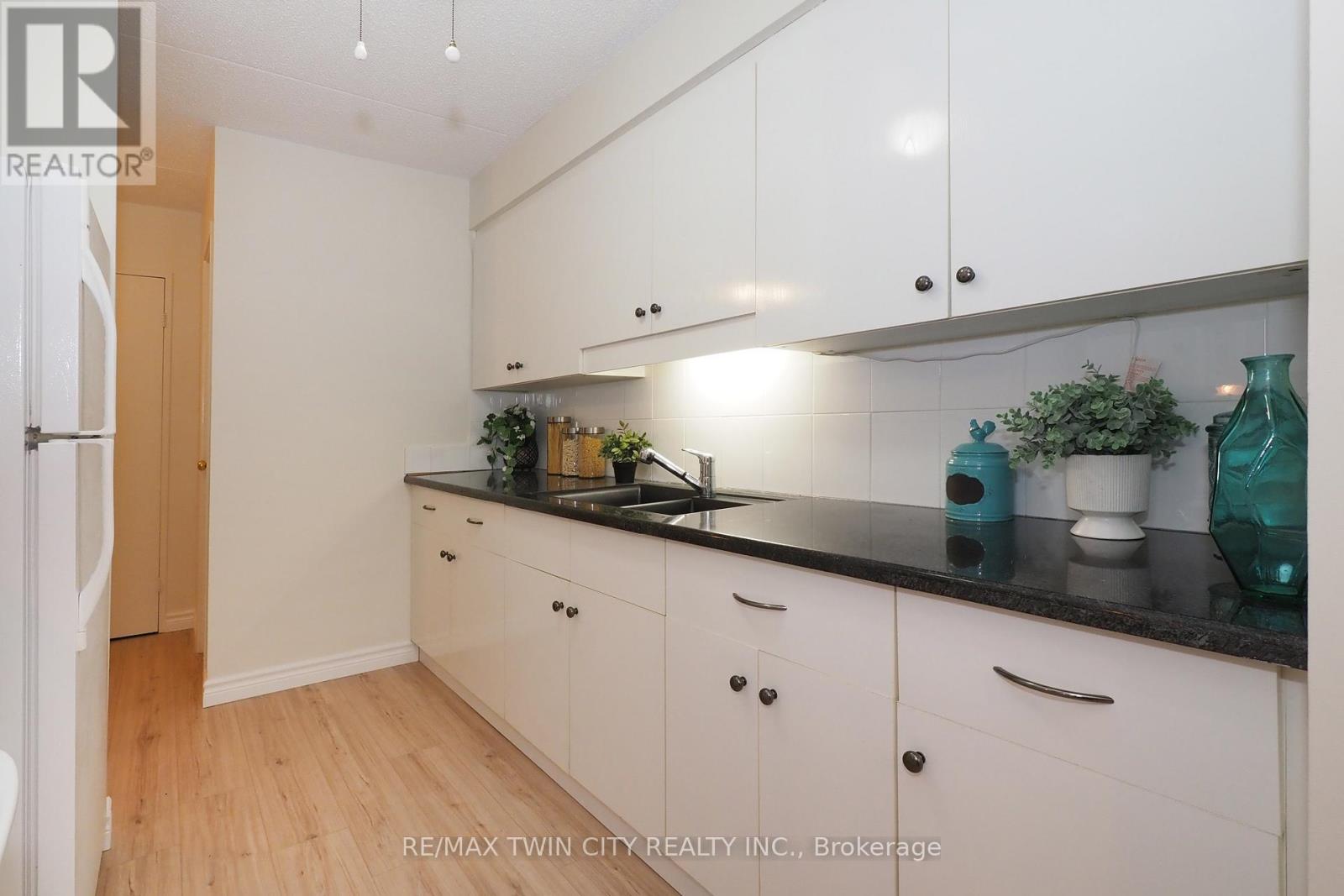 #265 40 TANNERY STREET E - 16