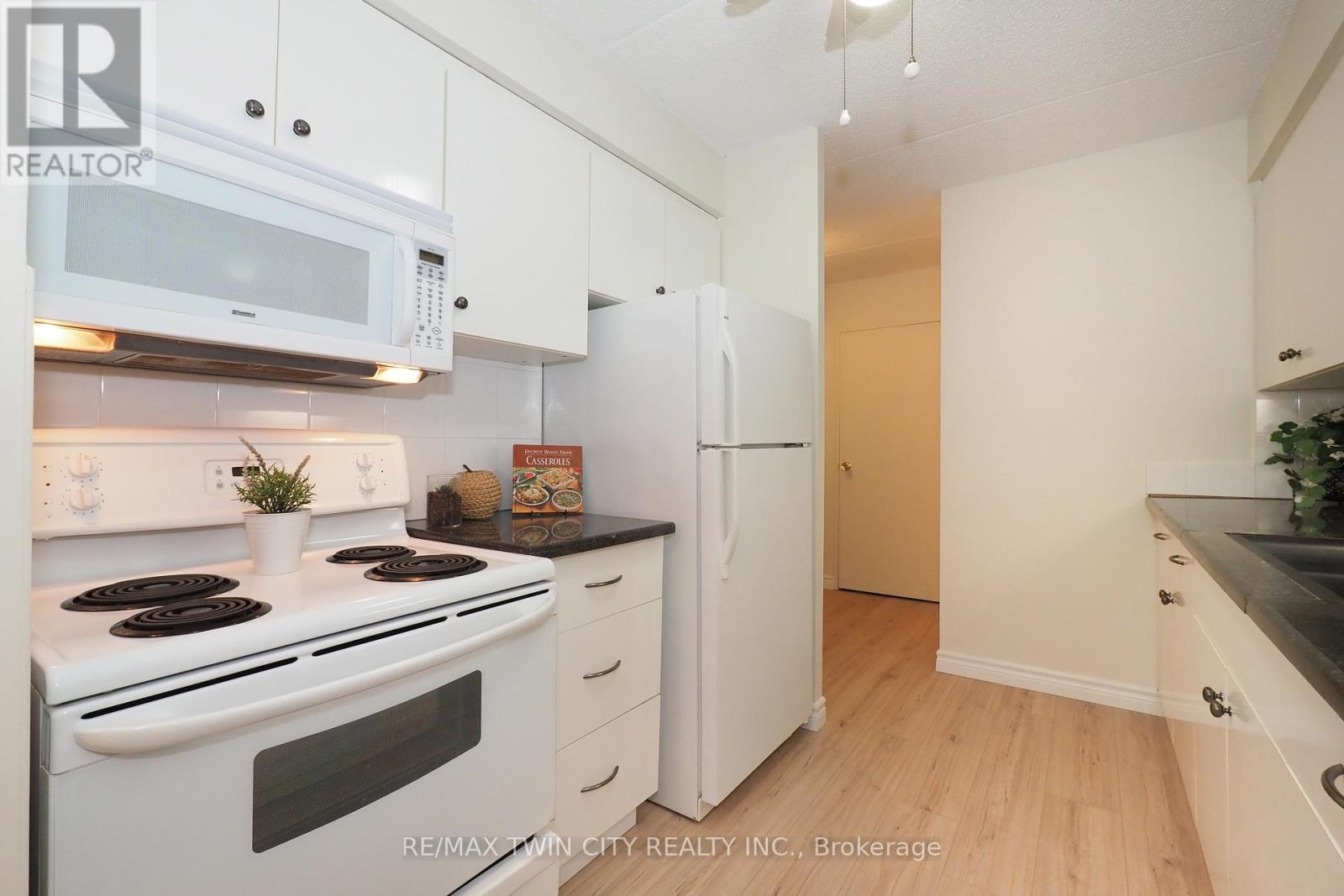 #265 40 TANNERY STREET E - 17