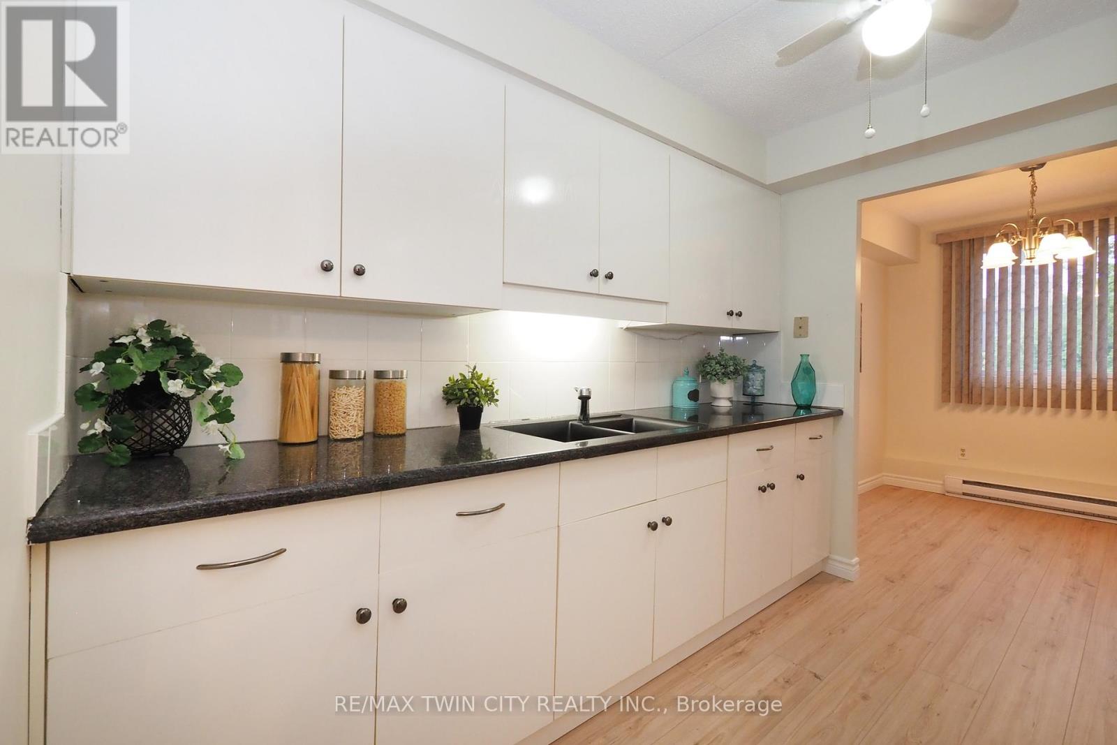 #265 40 TANNERY STREET E - 18