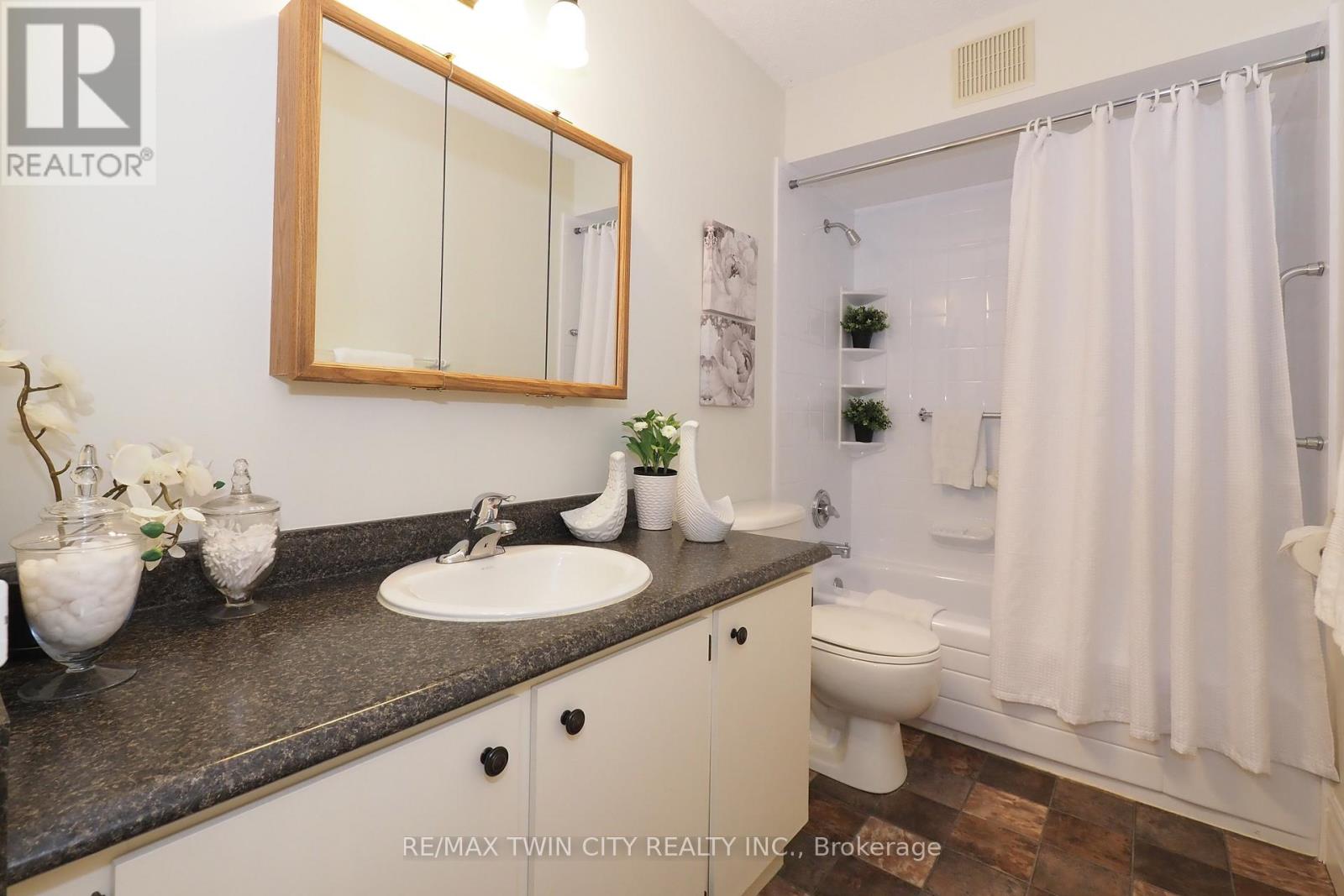 #265 40 TANNERY STREET E - 25