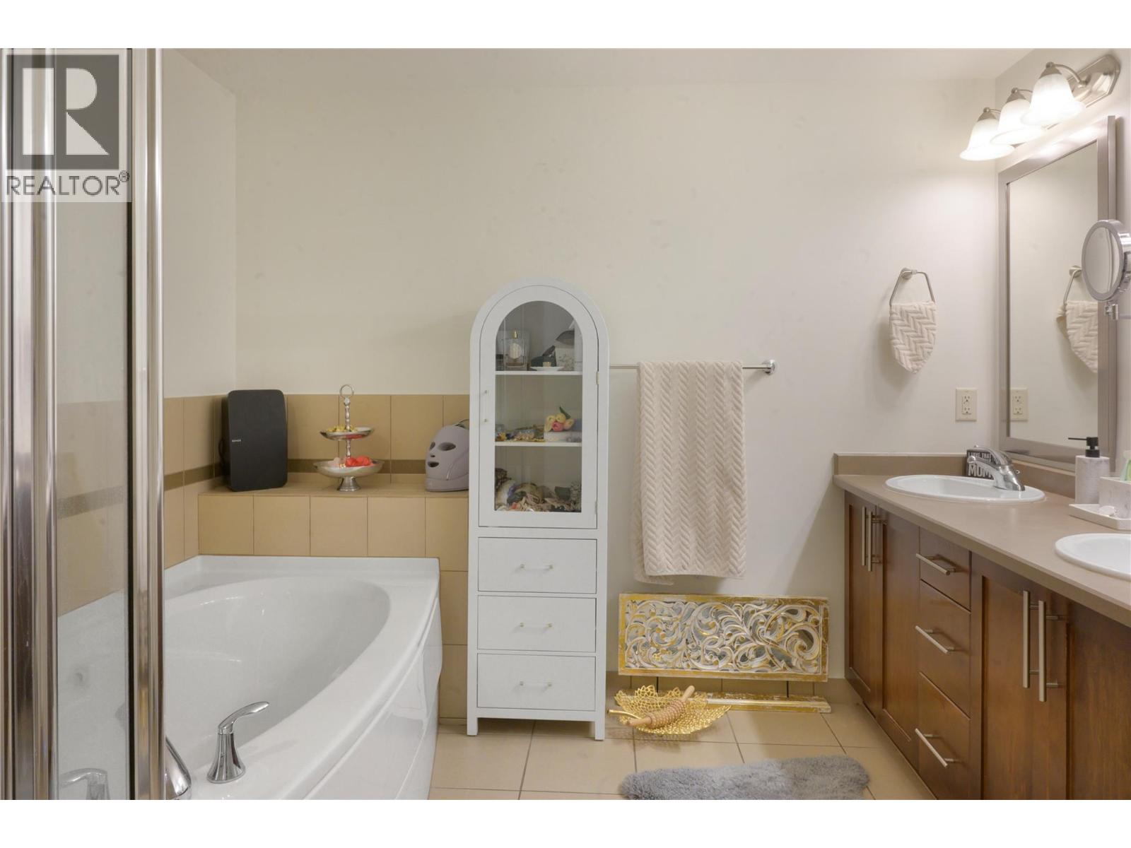#1008 1160 Bernard Avenue - 20