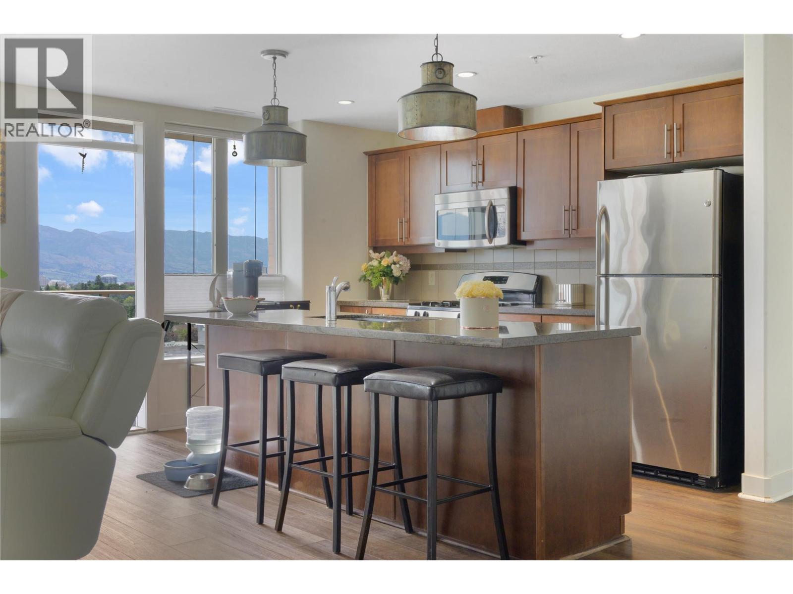 #1008 1160 Bernard Avenue - 10