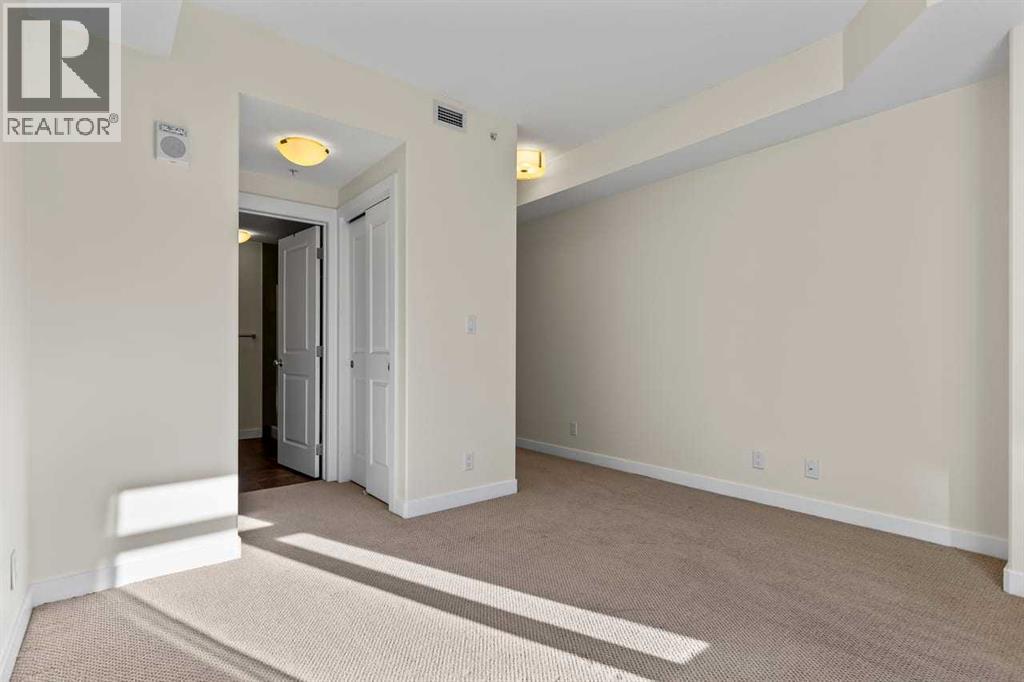 #310 16 Varsity Estates Circle NW - 12