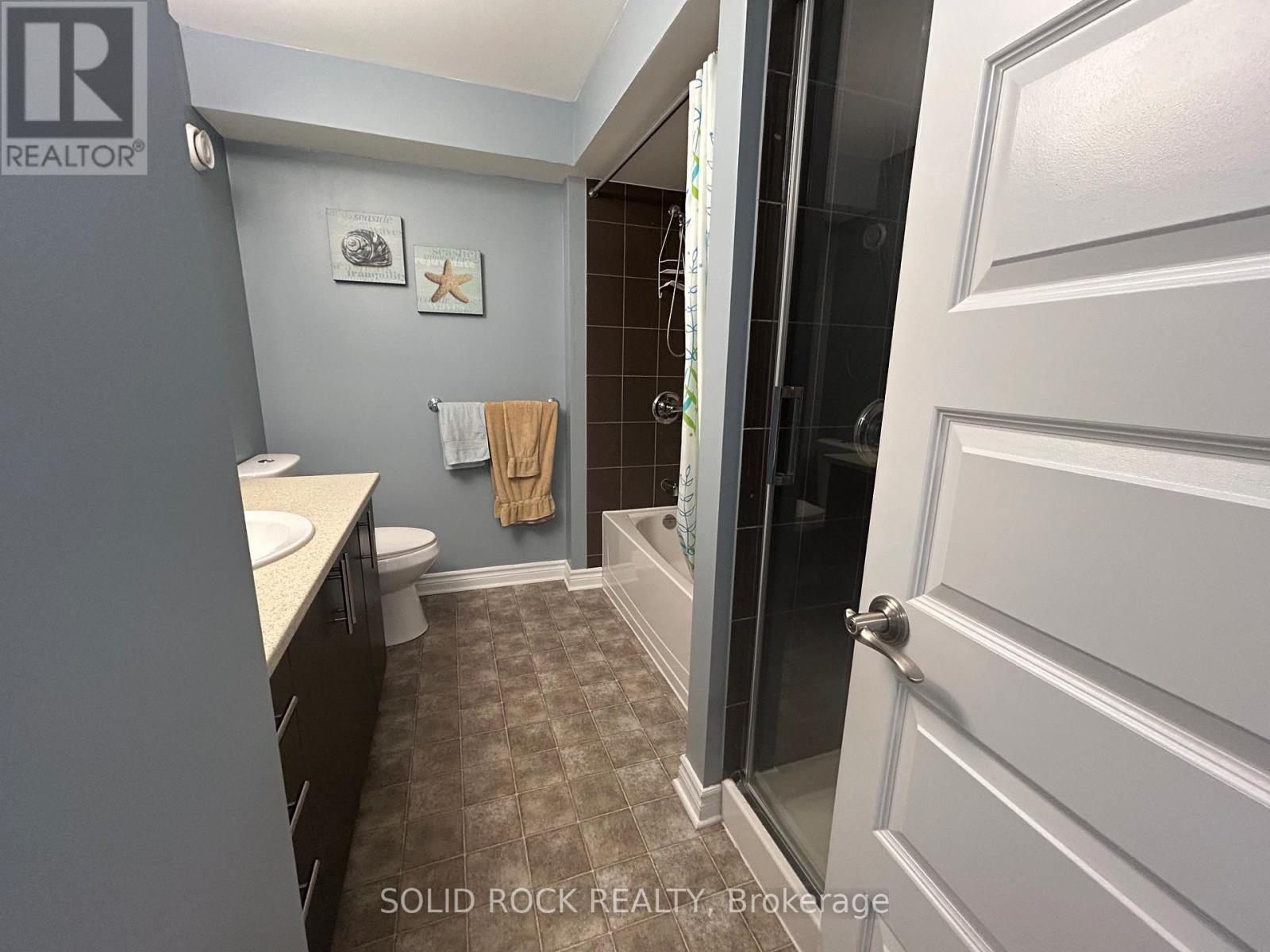 2 Bed, 2 Bath House for Rent in Ottawa – 1 – 305 CRESTHAVEN DRIVE, Ottawa – MLS# X13417646 - Image 13