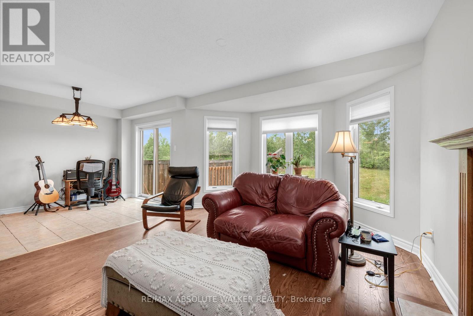 4 Bed, 4 Bath House for Sale in Ottawa – 2351 GLANDRIEL CRESCENT, Ottawa – MLS# X13247388 - Image 11