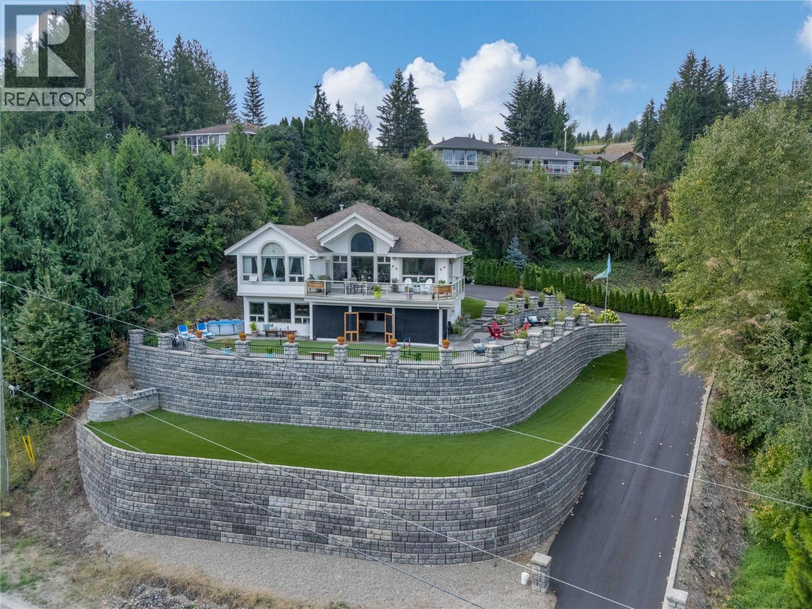  2422 Waverly Drive, Blind Bay