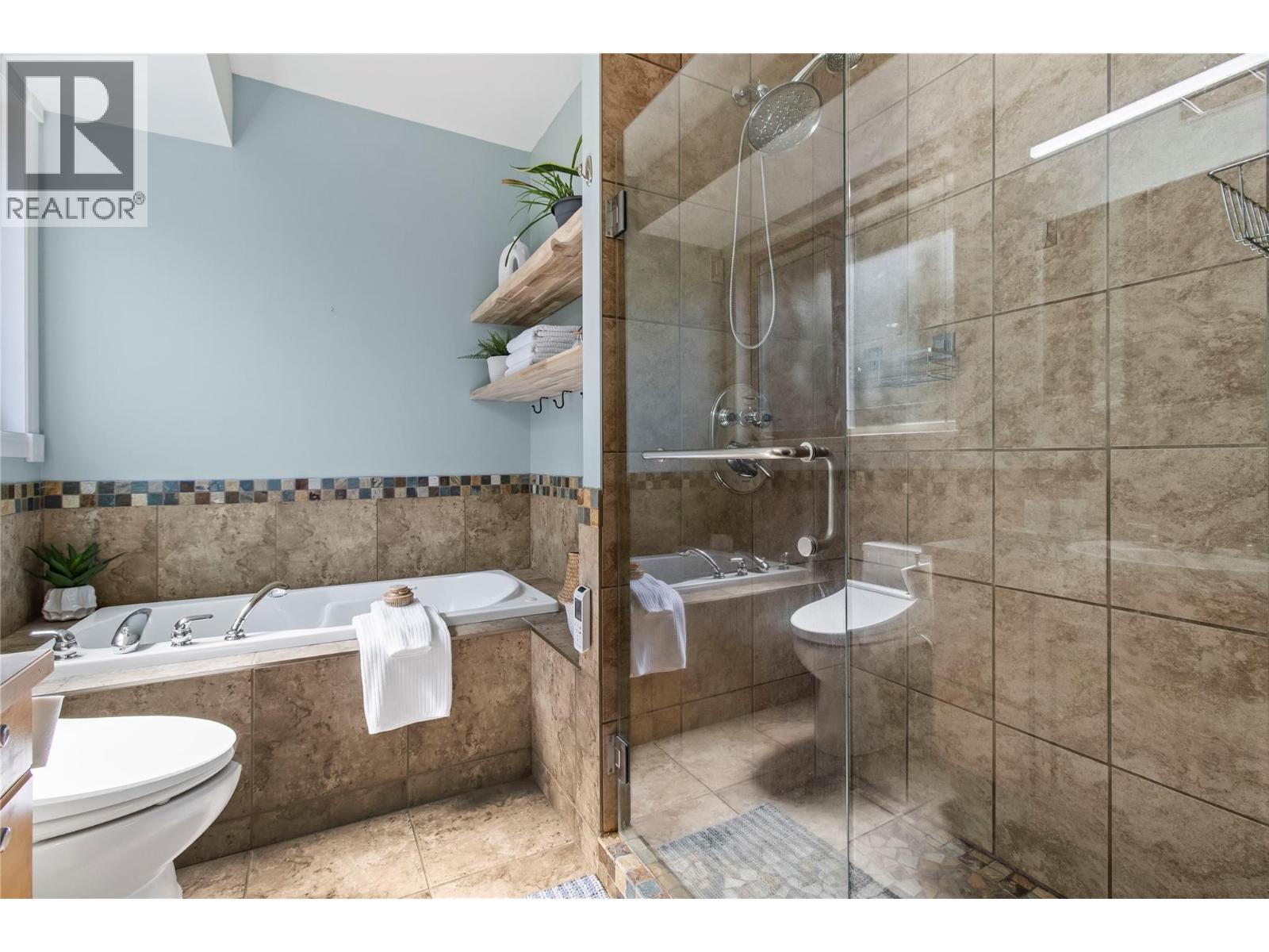  2422 Waverly Drive, Blind Bay