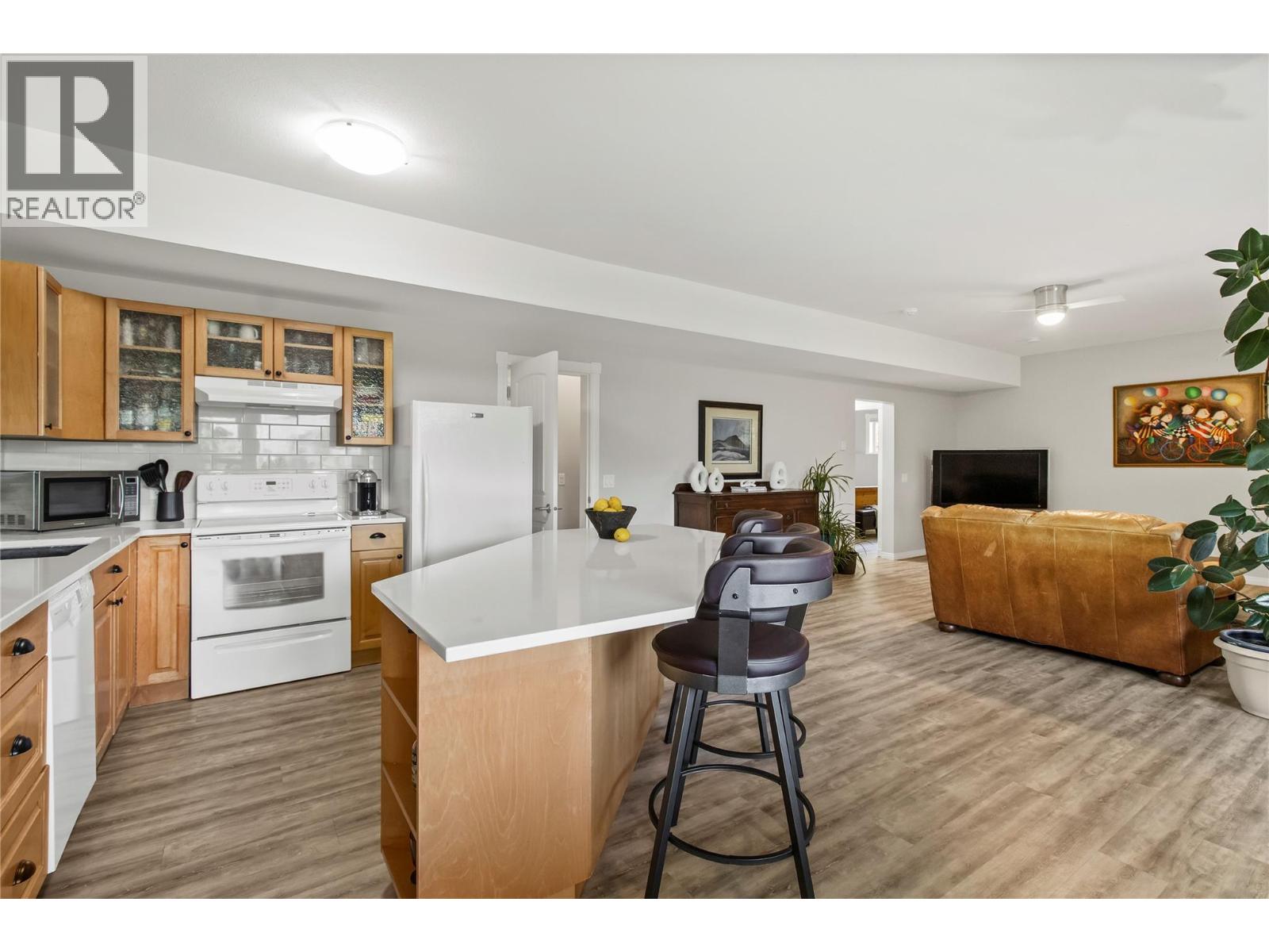  2422 Waverly Drive, Blind Bay