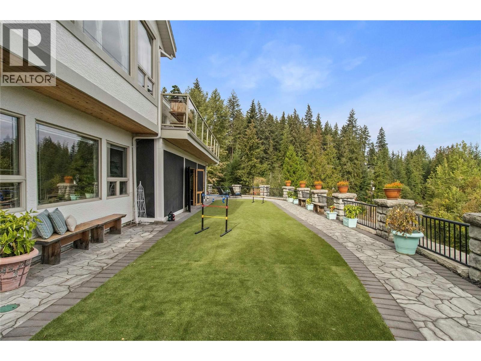 2422 Waverly Drive, Blind Bay