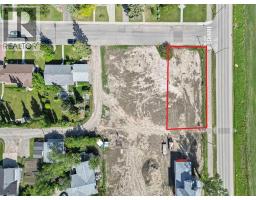 1033 8 Street SW, High River — photo 3