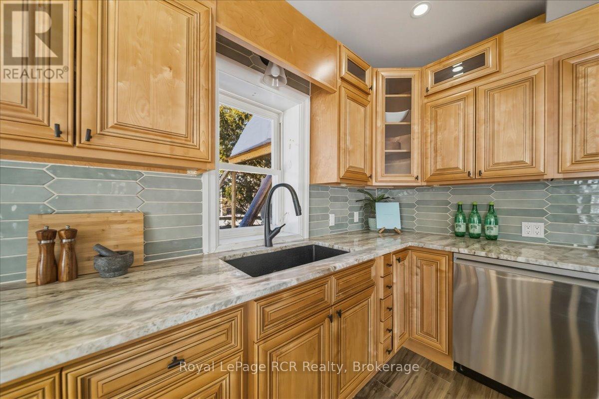 392010 GREY ROAD 109 - 30
