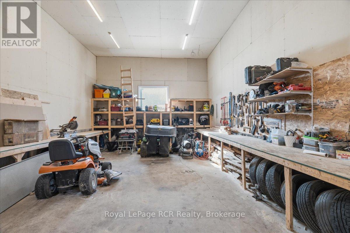 392010 GREY ROAD 109 - 36
