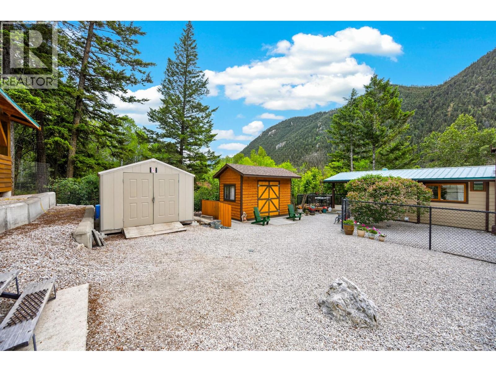 46300 Sea to Sky  99 North Highway, Lillooet