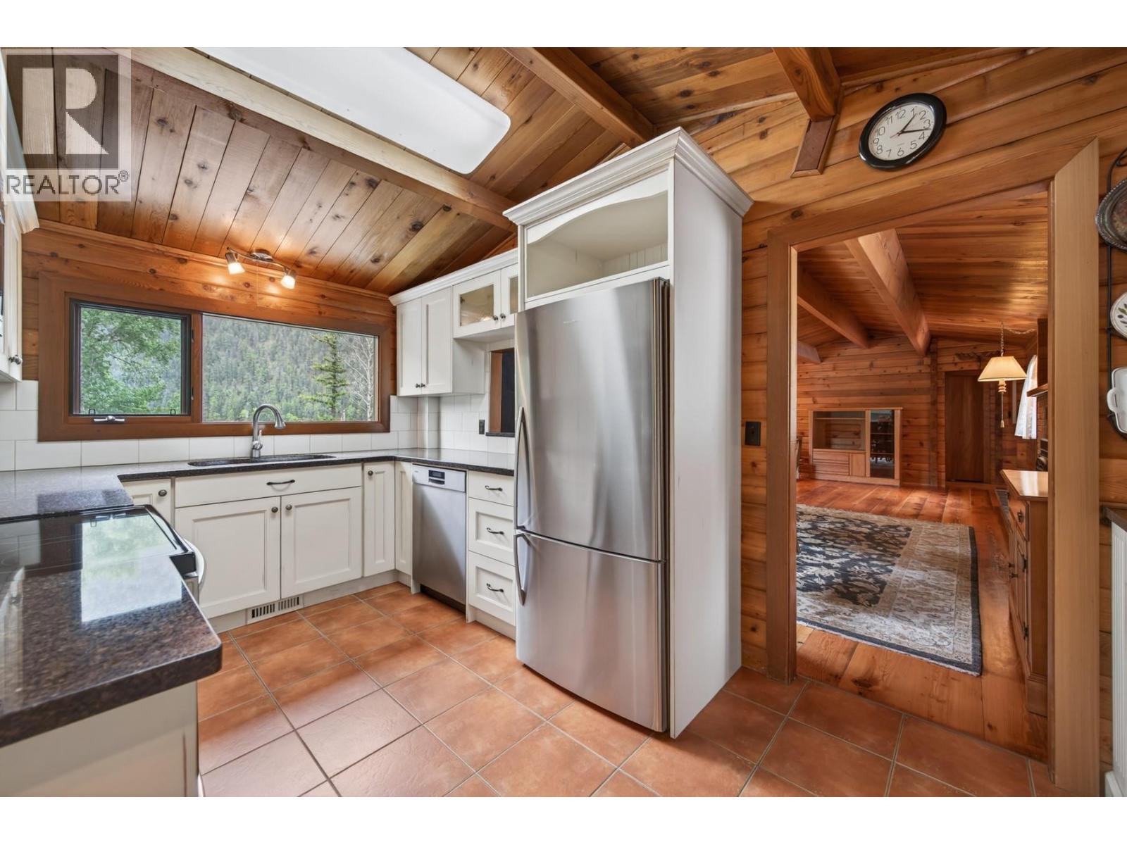 46300 Sea to Sky  99 North Highway, Lillooet