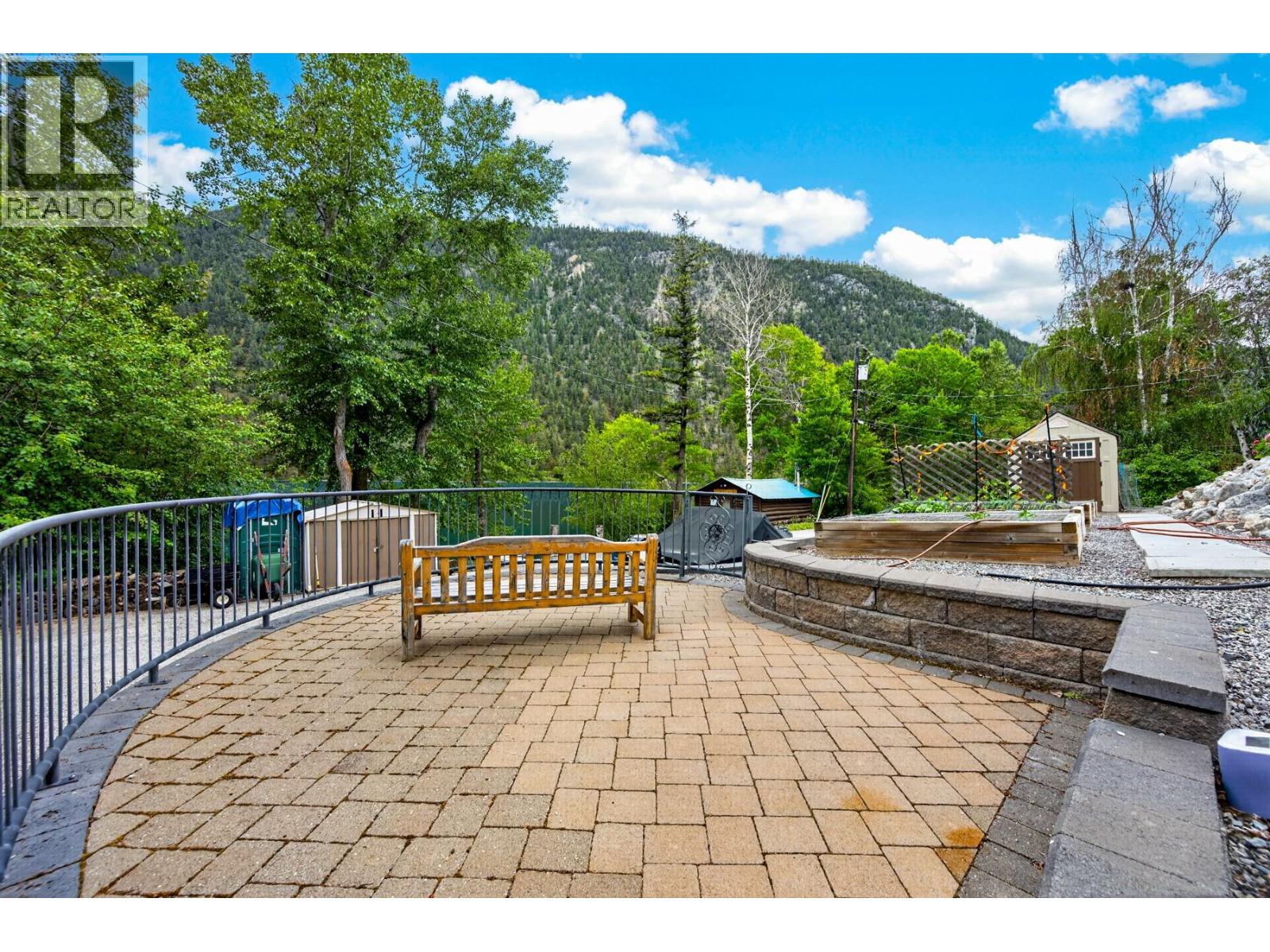 46300 Sea to Sky  99 North Highway, Lillooet