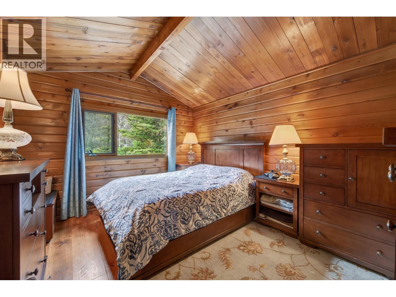46300 Sea to Sky  99 North Highway, Lillooet