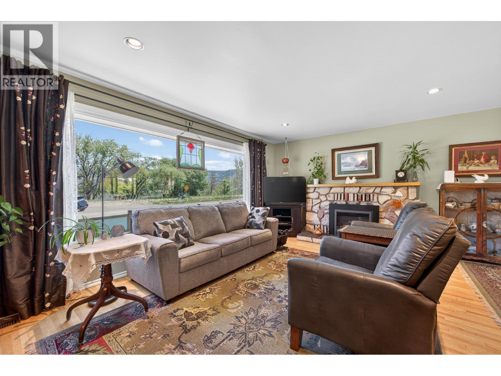 237 Schubert Drive - 4