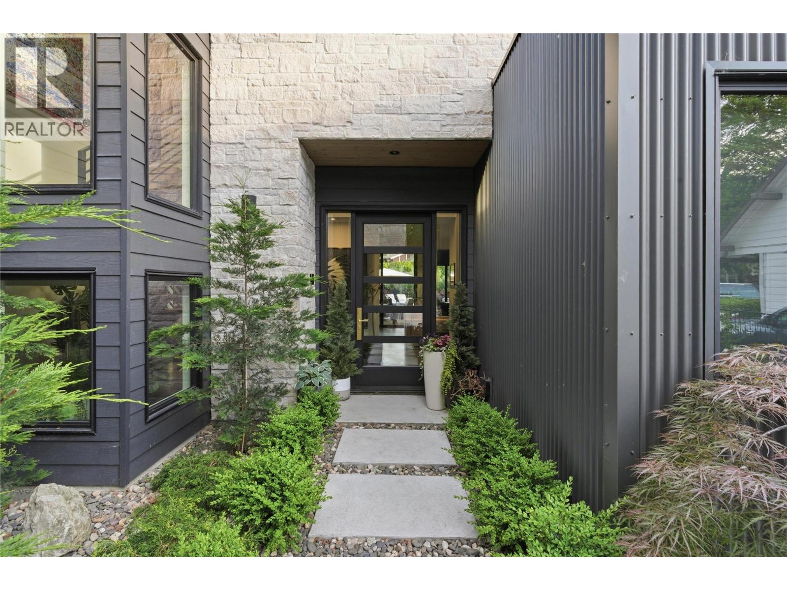 267 Lake Avenue, Kelowna
