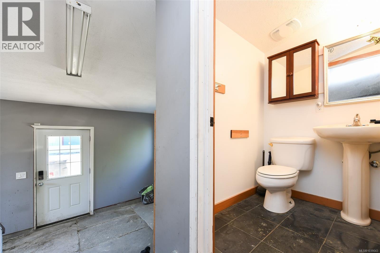 1215 10th St - 23