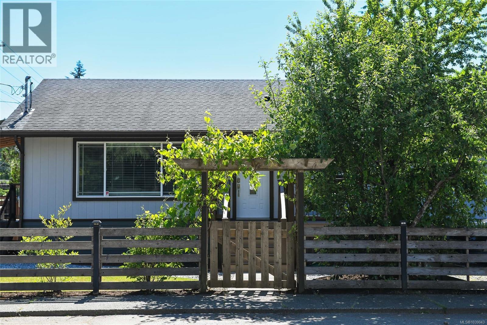 1215 10th St - 26