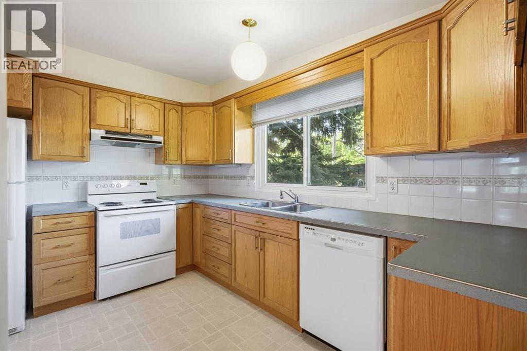 3227 Boulton Road NW — photo 10