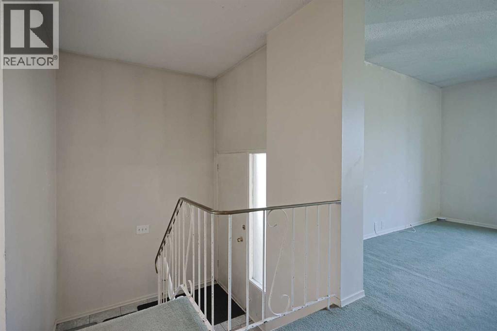 5417 Dalrymple Crescent NW — photo 15