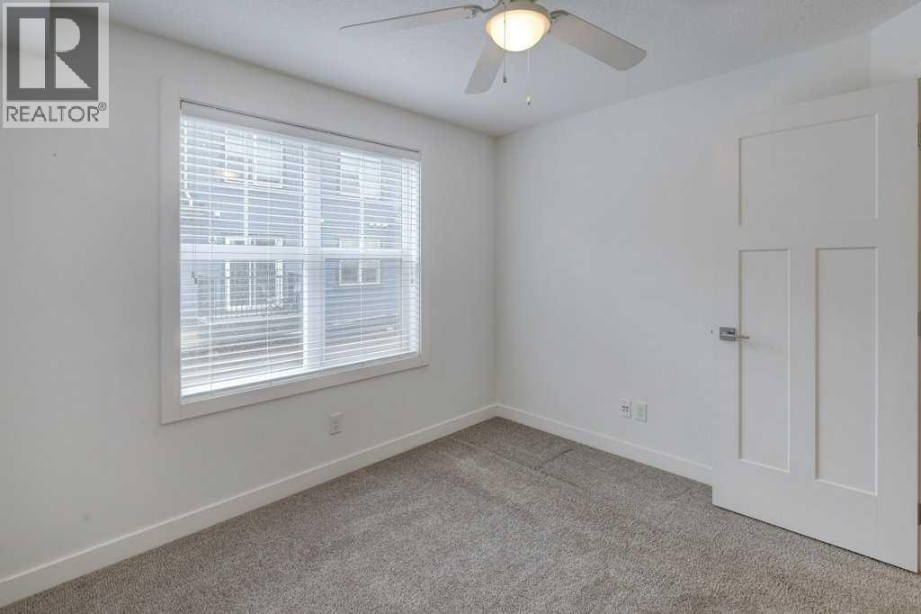 Primary bedroom has walk in closet