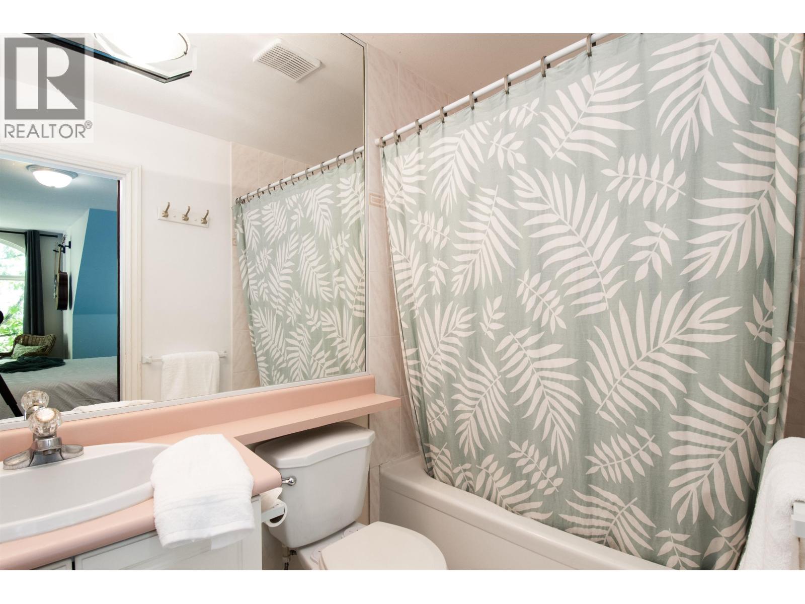 1 270 E KEITH ROAD, North Vancouver
